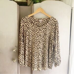 🥀Chico’s Leopard Print Rolled Sleeves Tee